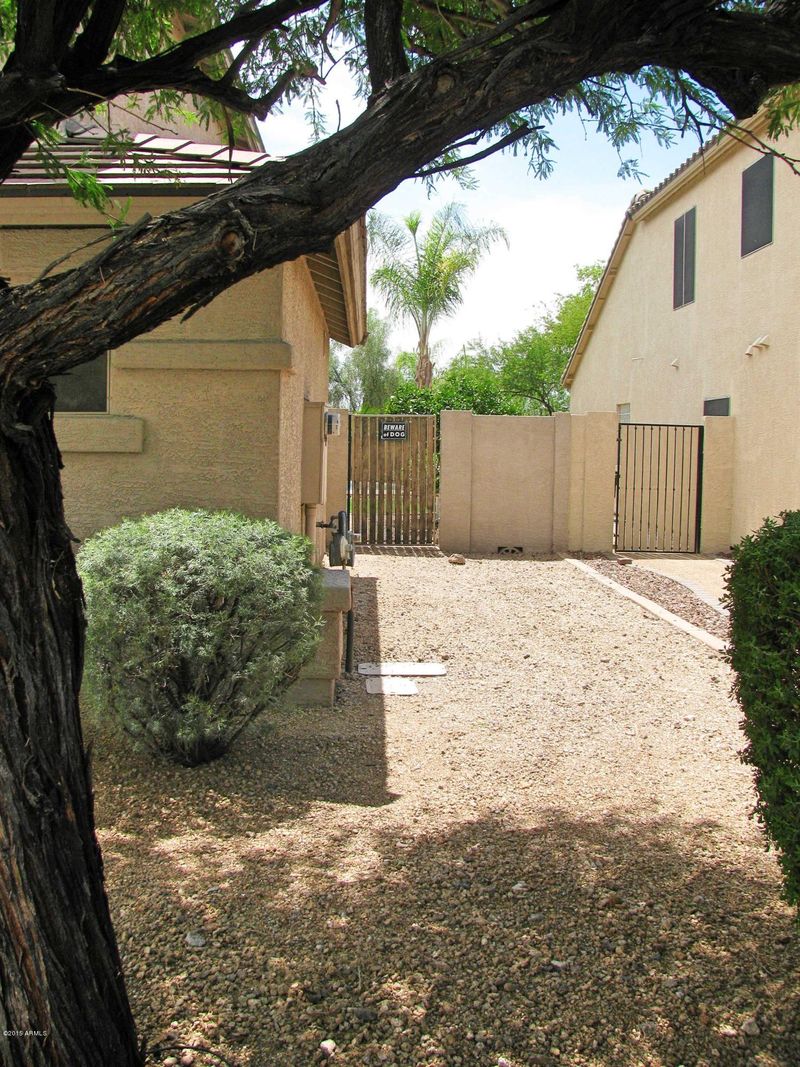 26016 N Hackberry Dr, Phoenix, AZ 85083