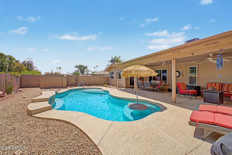 26017 S New Town Dr, Sun Lakes, AZ 85248