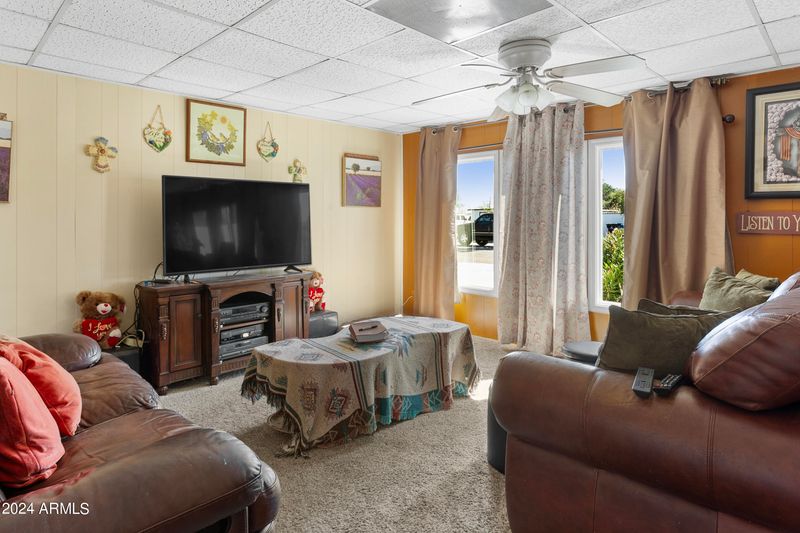 2602 E Morrow Dr, Phoenix, AZ 85050