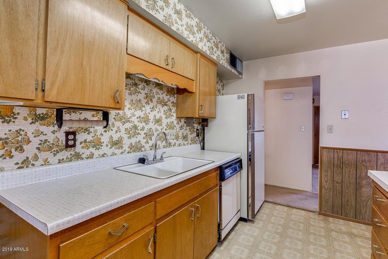 2602 W Charter Oak Rd, Phoenix, AZ 85029