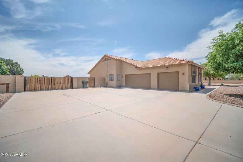2603 200th Ln, Buckeye, AZ 85326