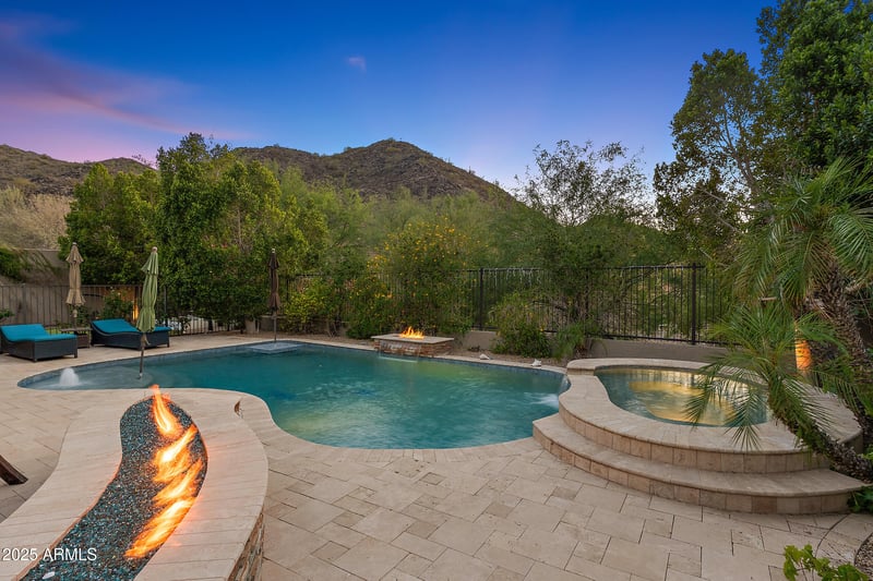 26036 85th Dr, Peoria, AZ 85383