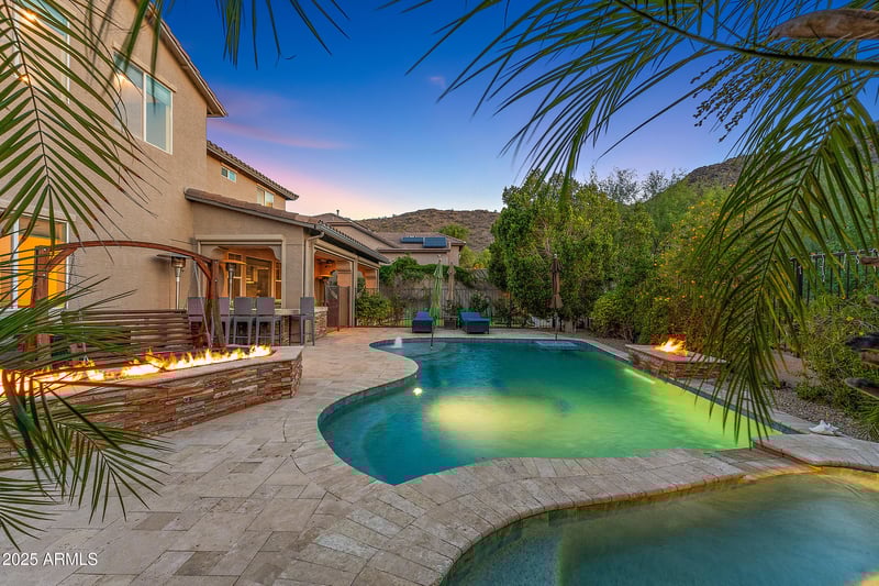 26036 85th Dr, Peoria, AZ 85383