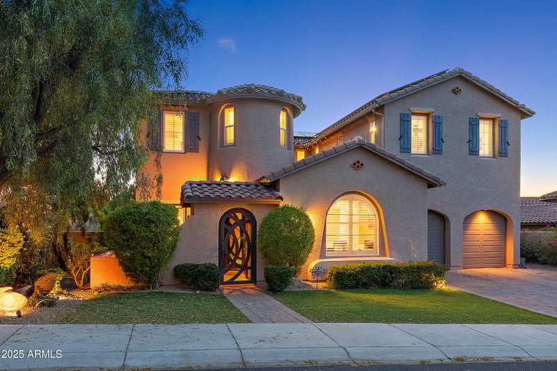 26036 85th Dr, Peoria, AZ 85383