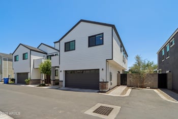 2604 27th St #17, Phoenix, AZ 85008