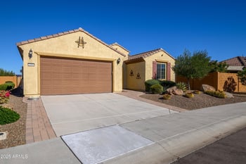 26042 Kristal Way, Buckeye, AZ 85396