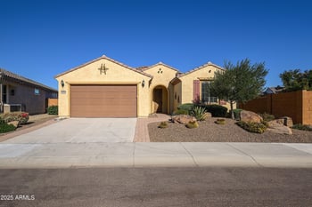 26042 Kristal Way, Buckeye, AZ 85396