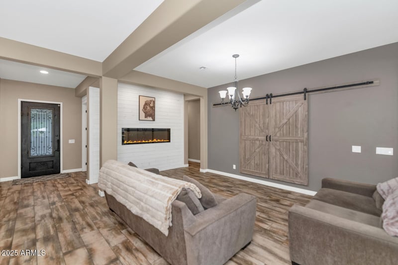 2605 Desert Marigold Dr, Phoenix, AZ 85085