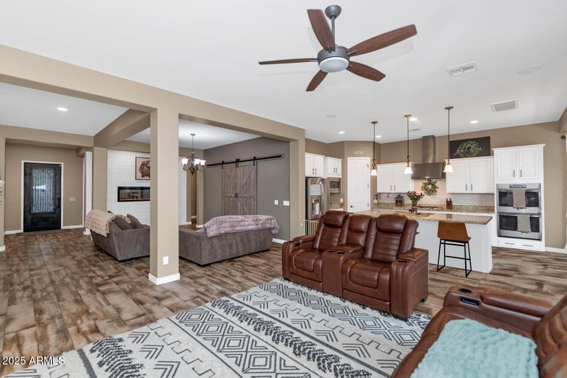 2605 Desert Marigold Dr, Phoenix, AZ 85085