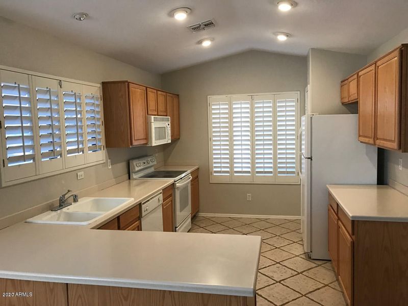 2605 E Beverly Rd, Phoenix, AZ 85042