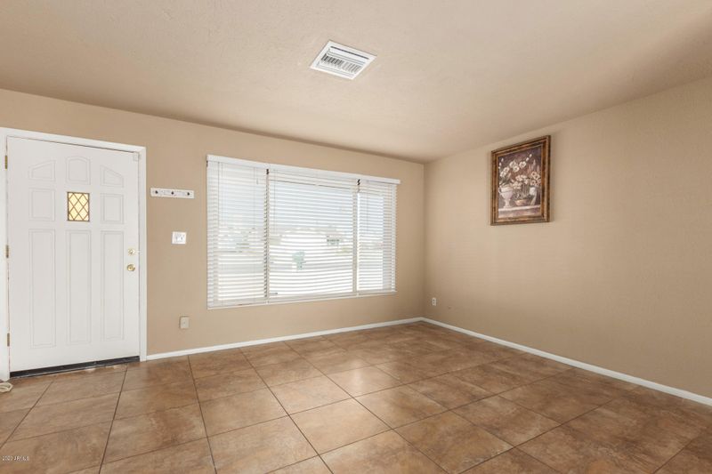 2605 E Dahlia Dr, Phoenix, AZ 85032