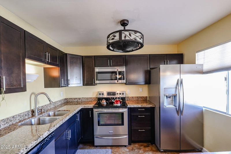 2605 Rose Ln #B-202, Phoenix, AZ 85017