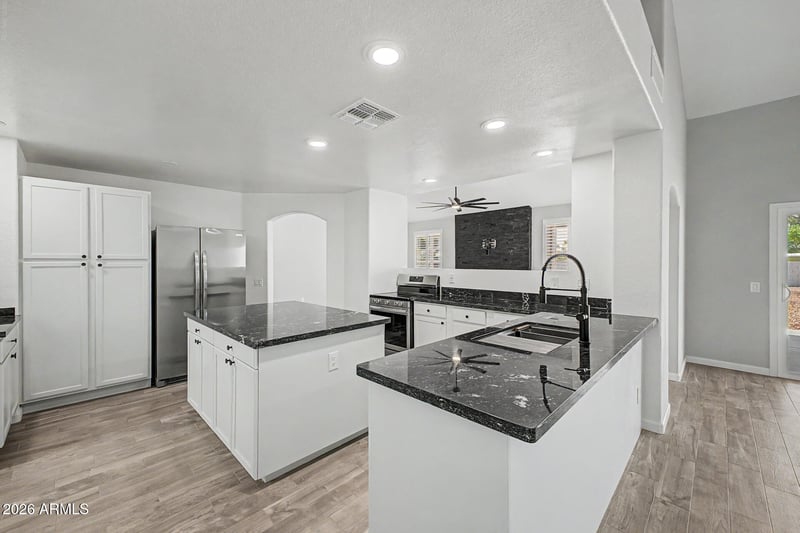 26052 S Glenburn Dr, Sun Lakes, AZ 85248