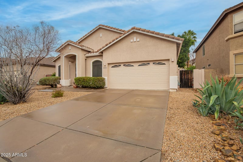 26065 68th Ln, Peoria, AZ 85383