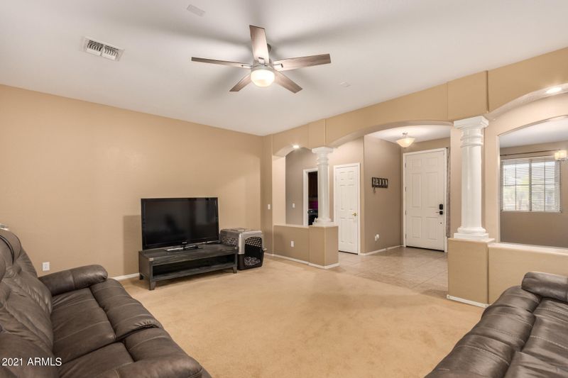 2607 W Apollo Rd, Phoenix, AZ 85041