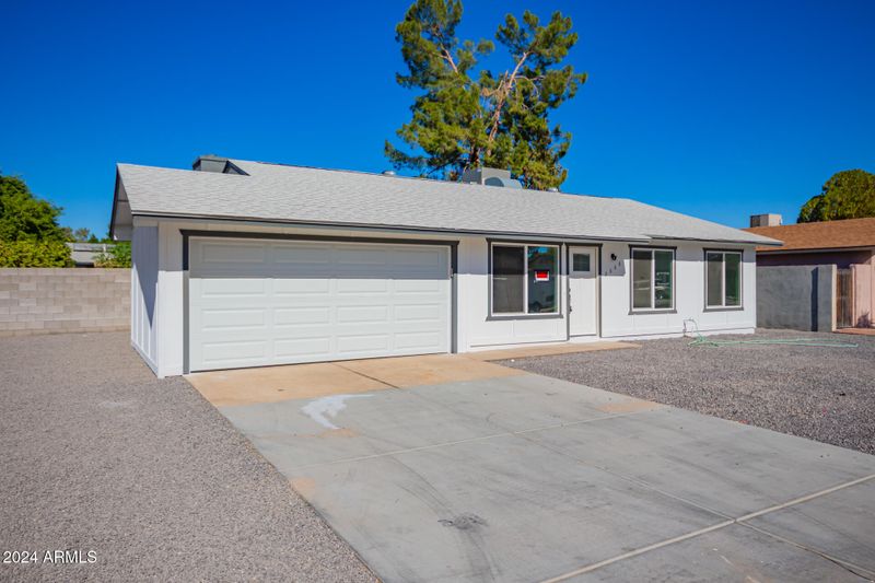 2608 E Michelle Dr, Phoenix, AZ 85032