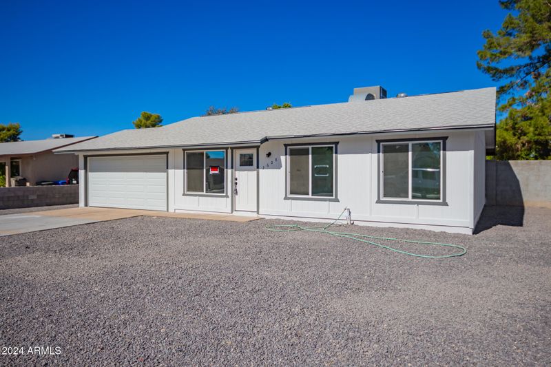 2608 E Michelle Dr, Phoenix, AZ 85032