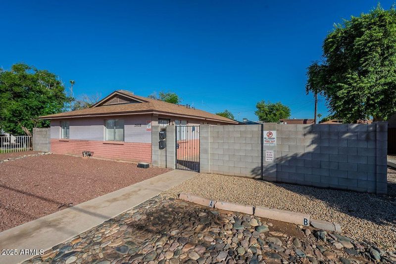 2608 W Ocotillo Rd, Phoenix, AZ 85017
