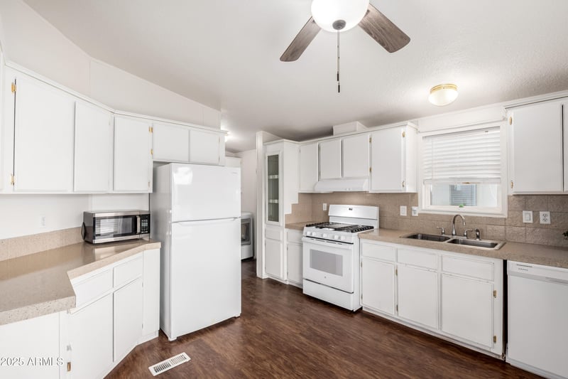 2609 Southern Ave #108, Tempe, AZ 85282