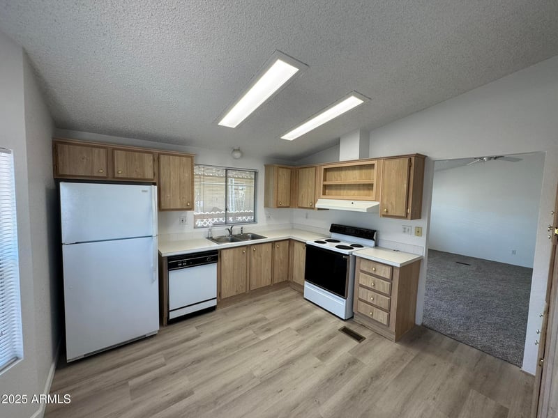 2609 Southern Ave #406, Tempe, AZ 85282