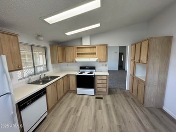 2609 Southern Ave #406, Tempe, AZ 85282