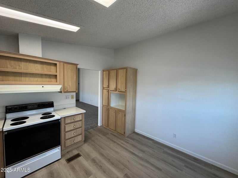 2609 Southern Ave #406, Tempe, AZ 85282