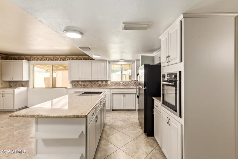 261 Hunt Dr, Mesa, AZ 85203