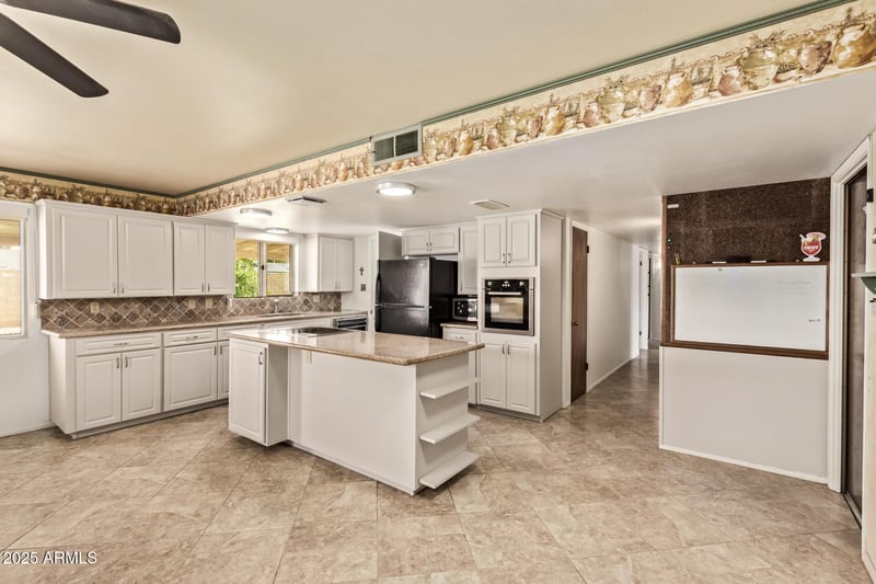 261 Hunt Dr, Mesa, AZ 85203