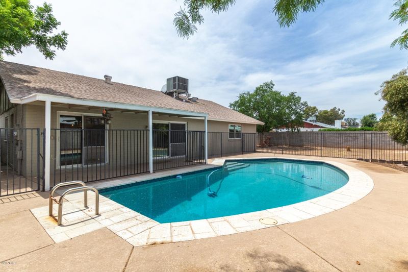2610 E Corrine Dr, Phoenix, AZ 85032