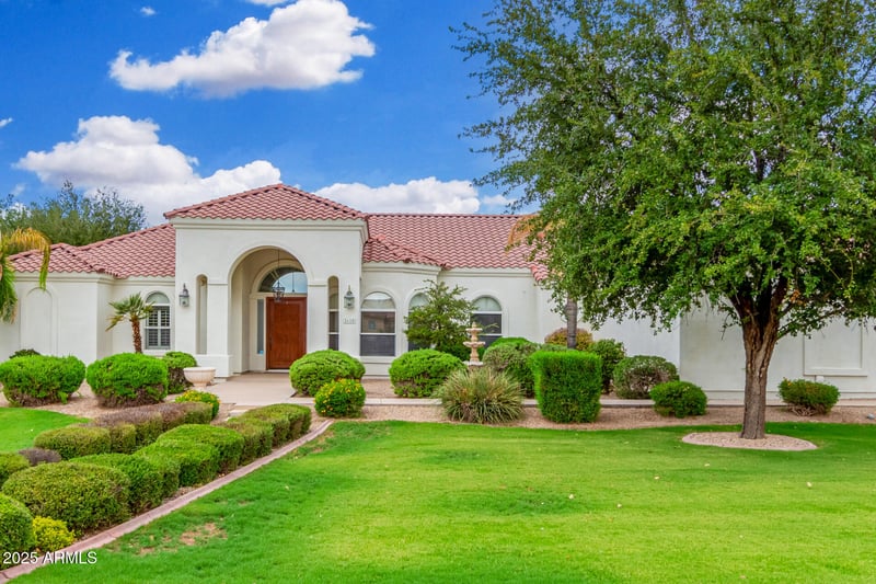 2610 Meadowview Dr, Gilbert, AZ 85298