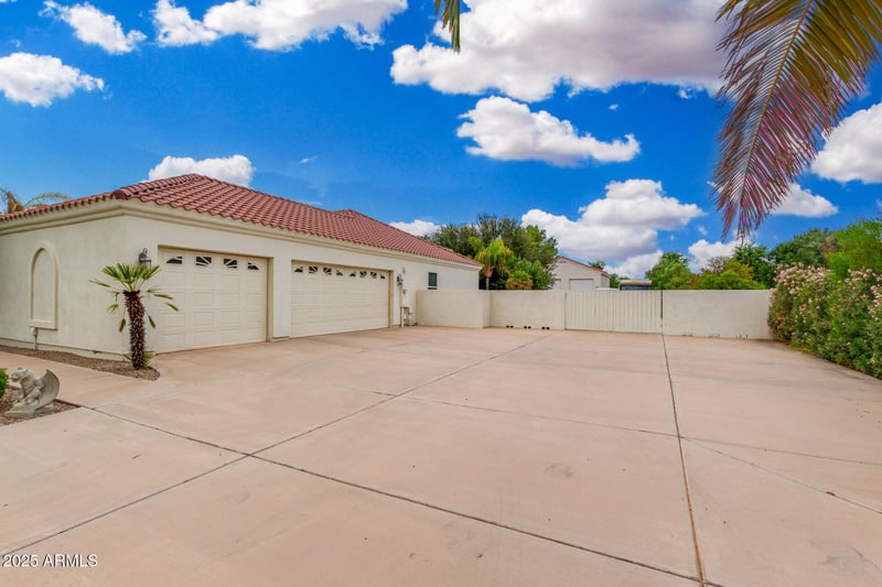 2610 Meadowview Dr, Gilbert, AZ 85298