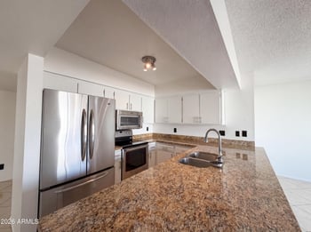 2611 Ellis Dr, Tempe, AZ 85282