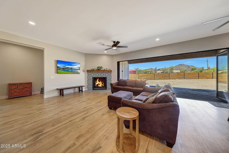 26112 7th Ave, Phoenix, AZ 85085