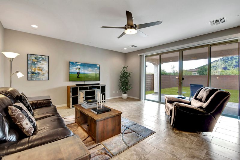 26136 N 52nd Ln, Phoenix, AZ 85083