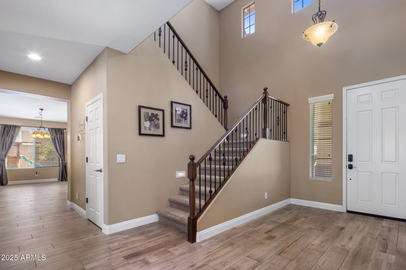 2614 Carob Dr, Gilbert, AZ 85298