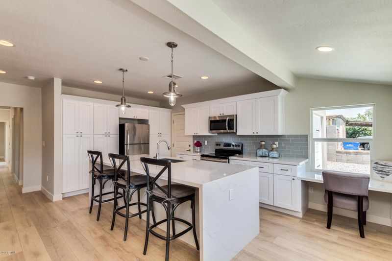 2614 E Indianola Ave, Phoenix, AZ 85016
