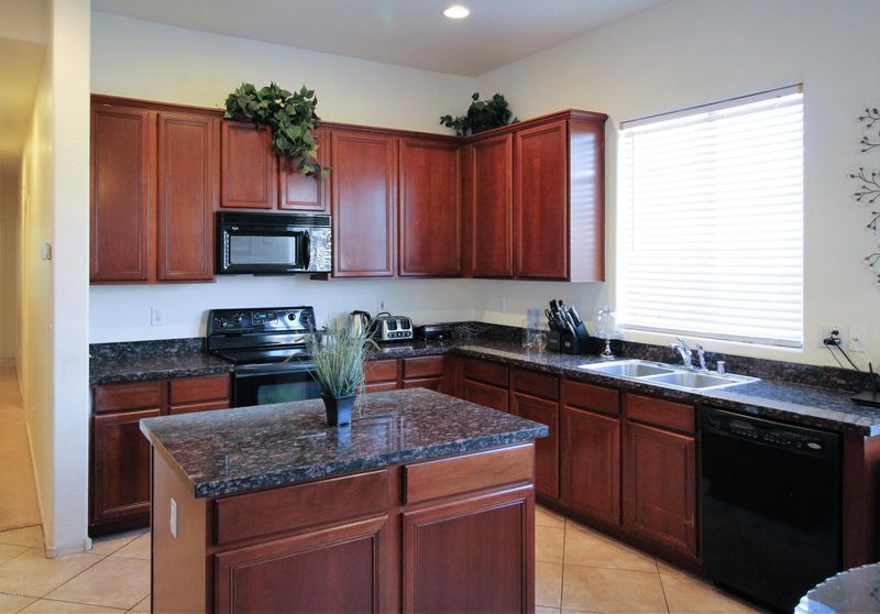 2614 W Cavalry Dr, Phoenix, AZ 85086