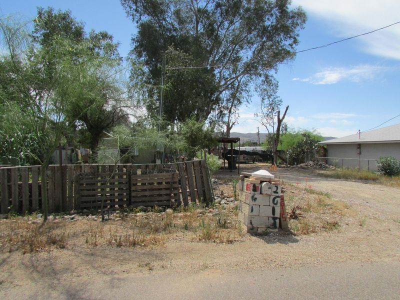2615 E Lynne Ln, Phoenix, AZ 85042