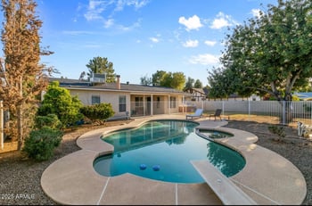 2616 Des Moines St, Mesa, AZ 85213