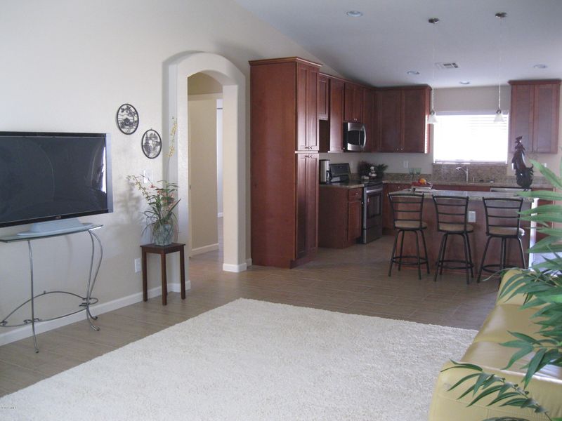 2616 E Helena Dr, Phoenix, AZ 85032