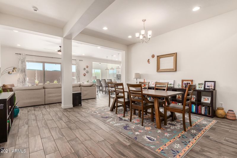 2617 W Moura Dr, Phoenix, AZ 85085