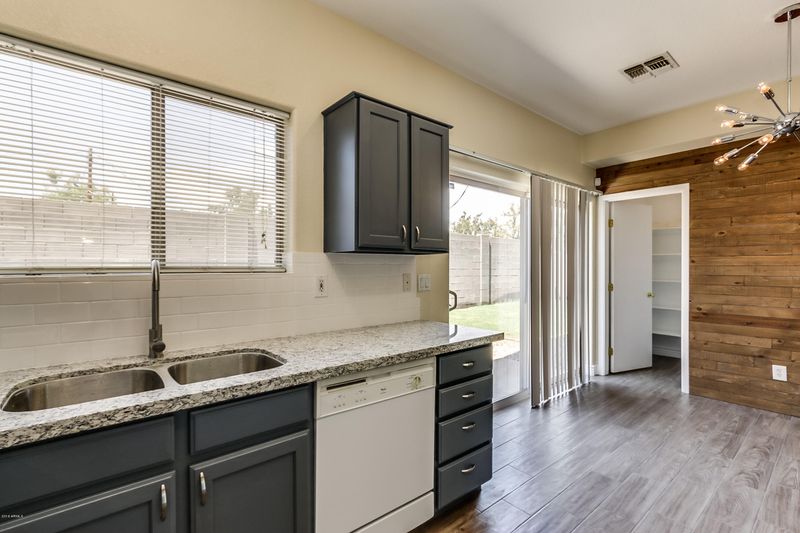 2618 E Weldon Ave, Phoenix, AZ 85016