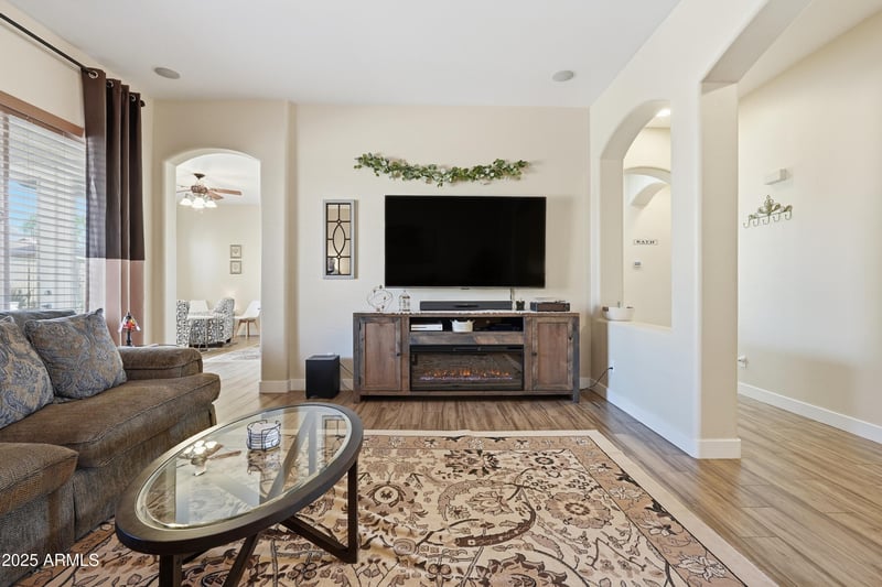 262 167th Ln, Goodyear, AZ 85338