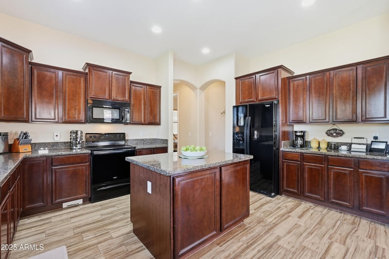 262 167th Ln, Goodyear, AZ 85338