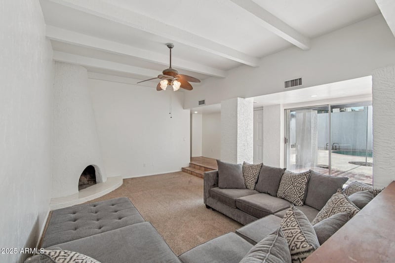 2621 River Dr, Tempe, AZ 85282