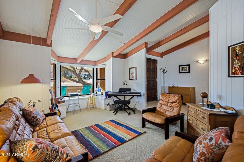 2622 E Acoma Dr, Phoenix, AZ 85032