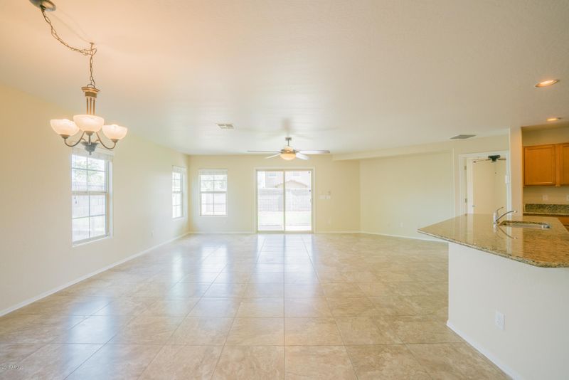 2623 S 172nd Dr, Goodyear, AZ 85338