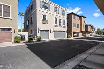2623 Balsam Dr, Gilbert, AZ 85295