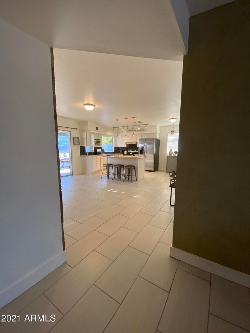 2625 E Hillery Dr, Phoenix, AZ 85032