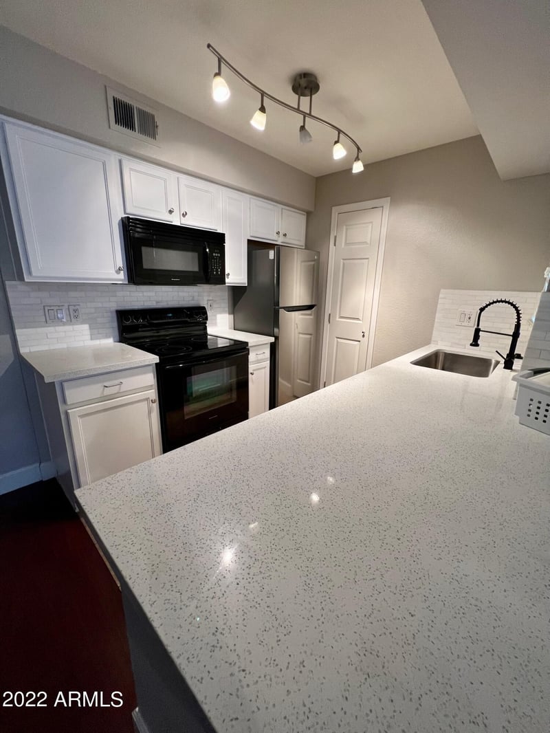 2625 Indian School Rd #101, Phoenix, AZ 85016